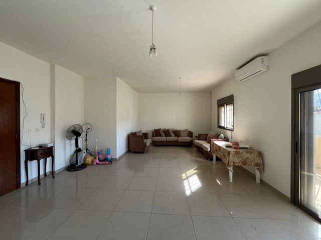 Apartment with a terrace for sale in Aoukar, Metn - photo 2