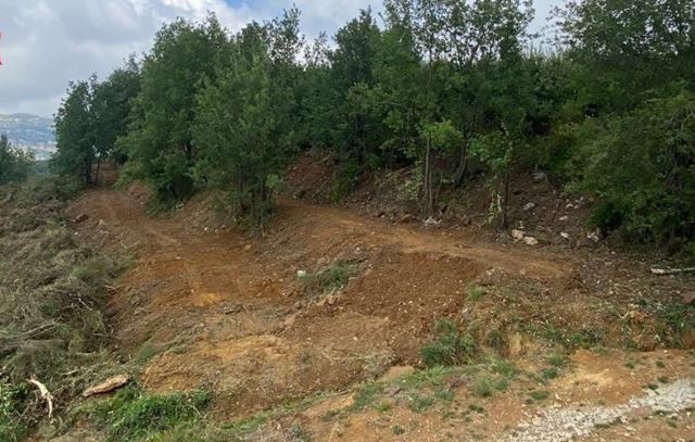أرض بإطلالة على الجبل للبيع في كفرذبيان، كسروان