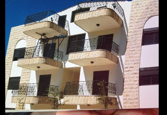 بناية بإطلالة على البحر للبيع في غيني، كسروان