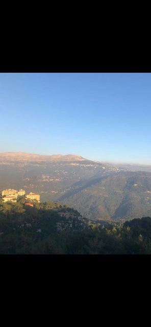 شقة بإطلالة على الجبل للبيع في الدوار، المتن