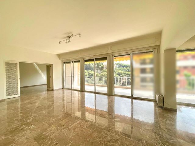 Sea-view apartment for rent in Rabieh, Metn