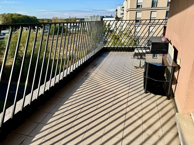 Apartment for sale in Paris (suburb), Paris - photo 2