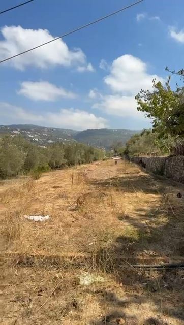 أرض بإطلالة على الجبل للبيع في عرباني، بعبدا - صورة 2