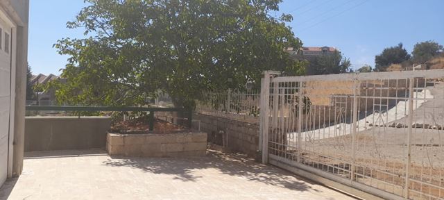 Villa with a terrace for sale in Faytroun, Keserwan