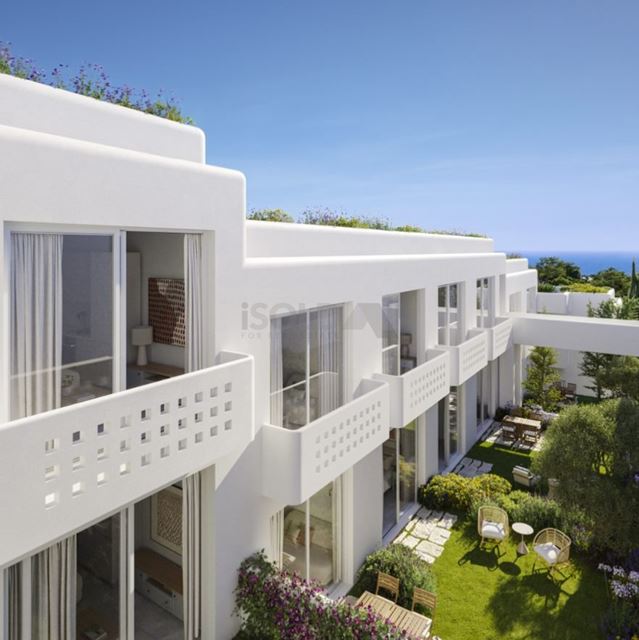 Sea-view apartment for sale in Larnaca - photo 2
