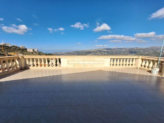 Villa with a terrace for sale in Bikfaya, Metn