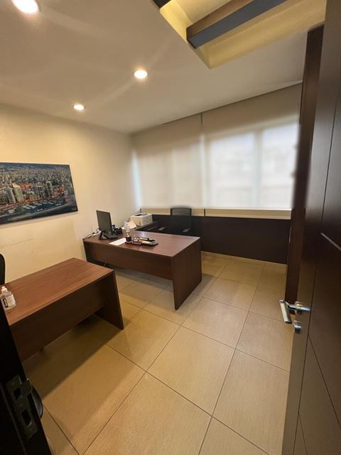 Furnished office for rent in Badaro, Beirut - photo 2