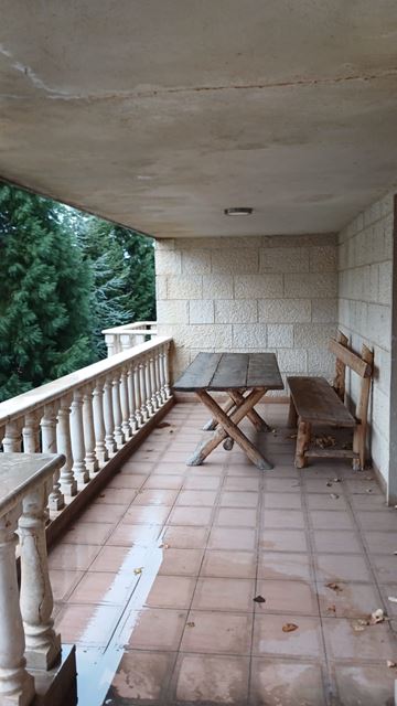 Apartment with a terrace for rent in Faraya, Keserwan