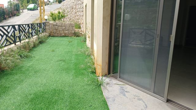 Chalet with a terrace for rent in Faytroun, Keserwan - photo 2