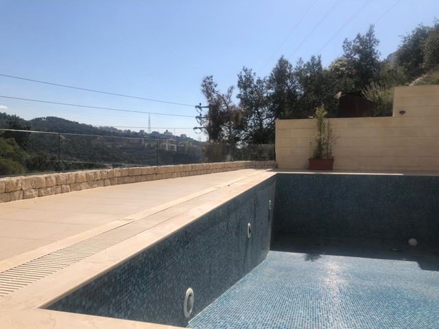 Apartment with a pool for rent in Rabweh, Metn