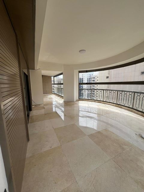 Apartment for sale in Ramlet El Bayda, Beirut - photo 2