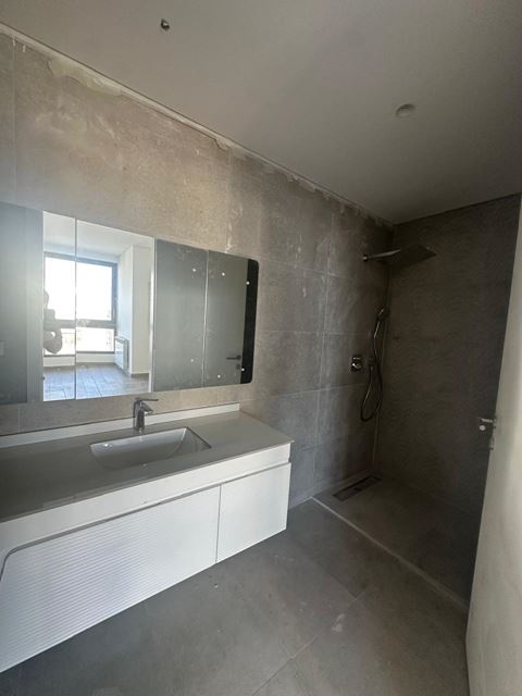 Apartment for rent in Ain el mrayseh, Beirut - photo 3