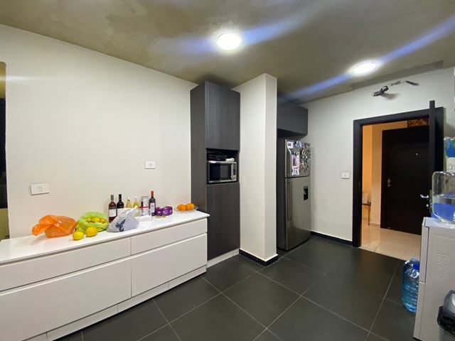 شقة مع أثاث للبيع في منصوريه، المتن - صورة 3