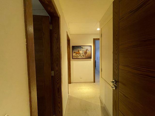 Sea-view apartment for rent in Ain el mrayseh, Beirut - photo 3