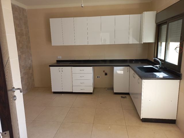 Apartment with a terrace for sale in Daychounieh, Metn - photo 2