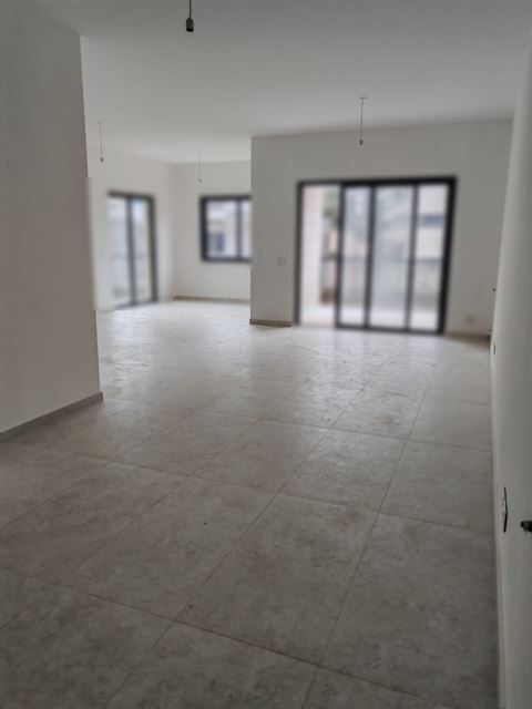 Sea-view apartment for sale in Dbaye, Metn - photo 3