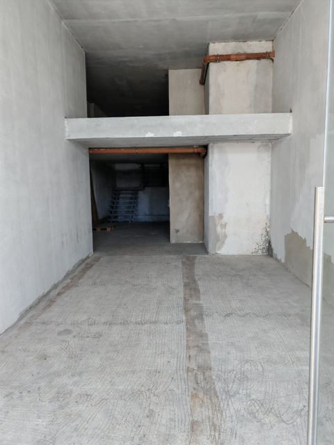 Store for rent in Naccache, Metn