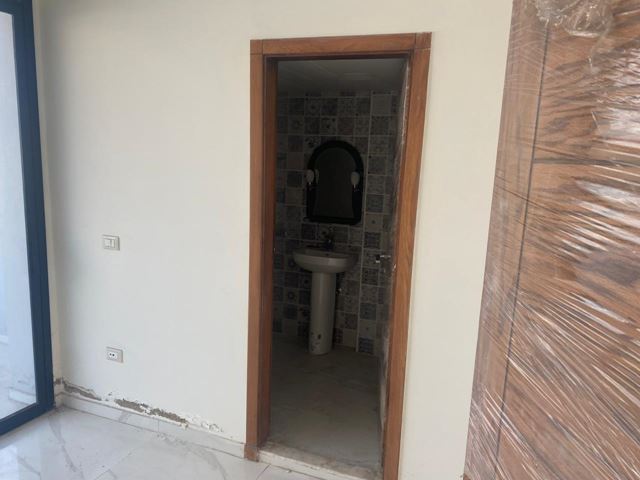 Apartment with a terrace for sale in Mazraa, Beirut - photo 3