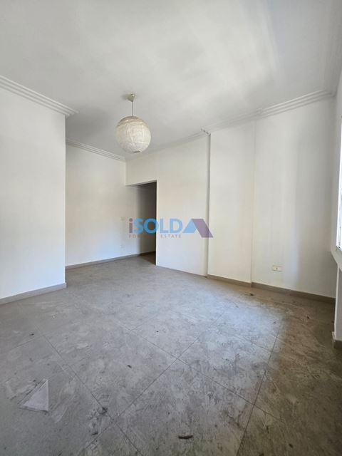 Apartment with a terrace for sale in Syoufi, Beirut - photo 3