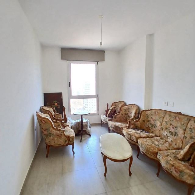 Apartment with a mountain view for sale in Sin El Fil, Metn - photo 2