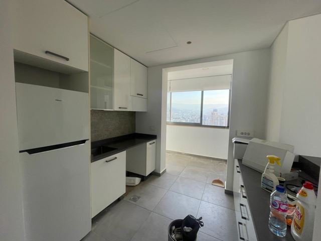 Sea-view apartment for sale in Achrafieh, Beirut - photo 2
