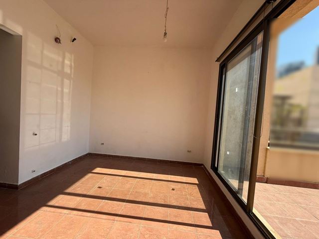 Sea-view apartment for sale in Achrafieh, Beirut - photo 3