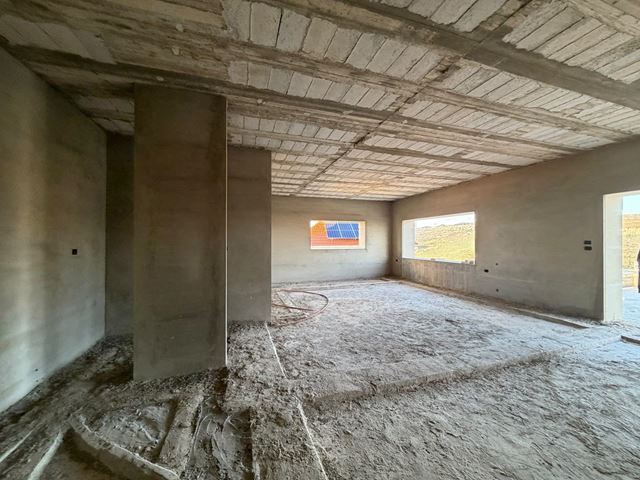 Apartment with a terrace for sale in Baissour, Aley