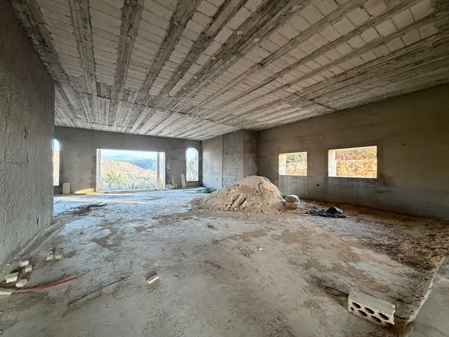 Villa for sale in Baissour, Aley - photo 2