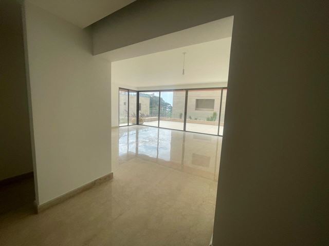 Apartment with a terrace for sale in Broumana, Metn - photo 3