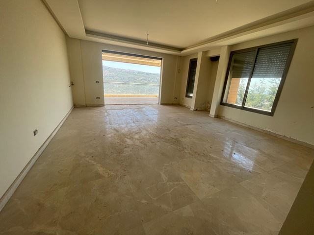 Apartment with a terrace for sale in Bet Mery, Metn - photo 2