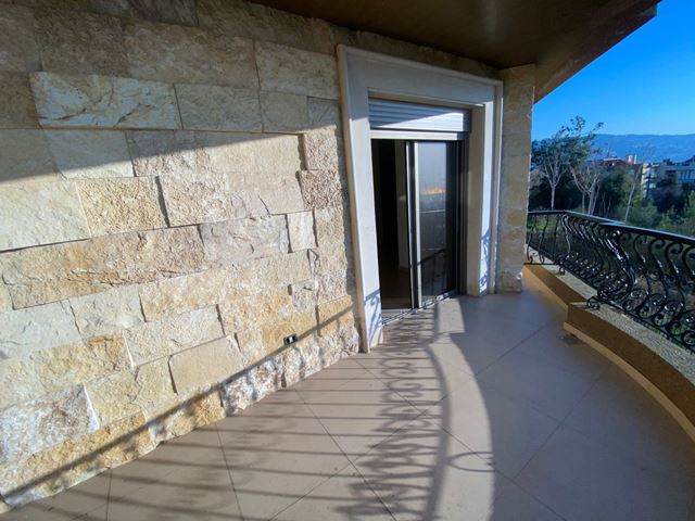 Sea-view apartment for sale in Ballouneh, Keserwan - photo 3