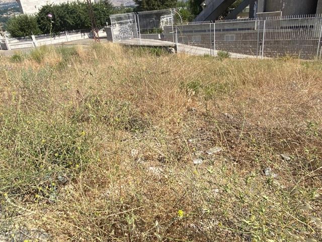 أرض بإطلالة على الجبل للبيع في فيطرون، كسروان
