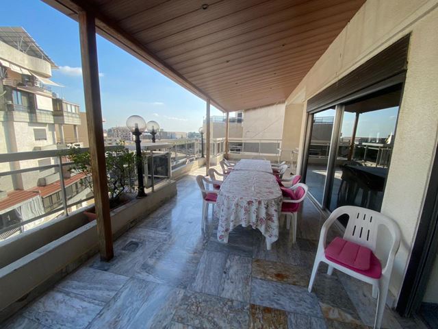 Apartment with a terrace for sale in Adonis, Keserwan - photo 3