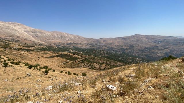 أرض بإطلالة على الجبل للبيع في فقرة، كسروان - صورة 3