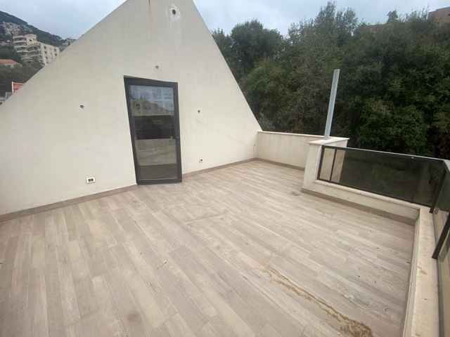 Apartment with a terrace for sale in Daroun - Harissa, Keserwan - photo 3