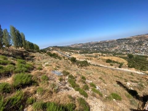 أرض بإطلالة على الجبل للبيع في فقرة، كسروان