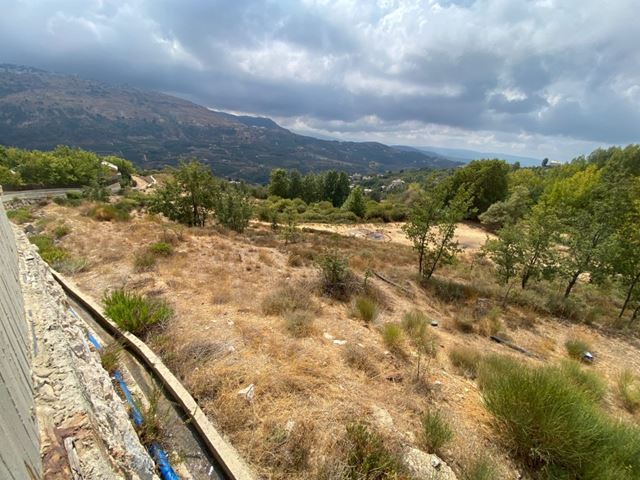Land with a mountain view for sale in Kfarzebian, Keserwan - photo 2