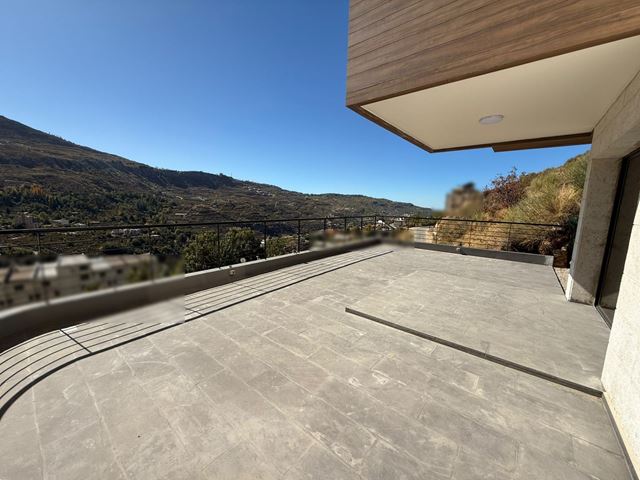 Apartment with a garden for sale in Faraya, Keserwan