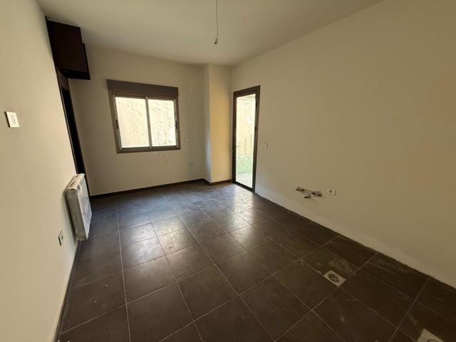 Apartment with a terrace for sale in Ballouneh, Keserwan - photo 2
