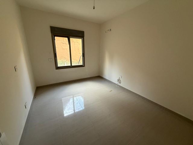 Apartment with a terrace for sale in Ballouneh, Keserwan - photo 3