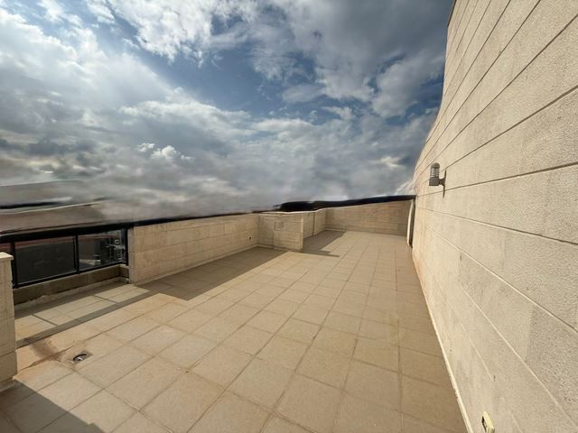 Apartment with a terrace for sale in Zouk mosbe7, Keserwan - photo 2