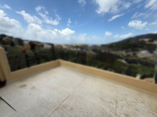 شقة مع تراس للبيع في ذوق مخايل، كسروان - صورة 3