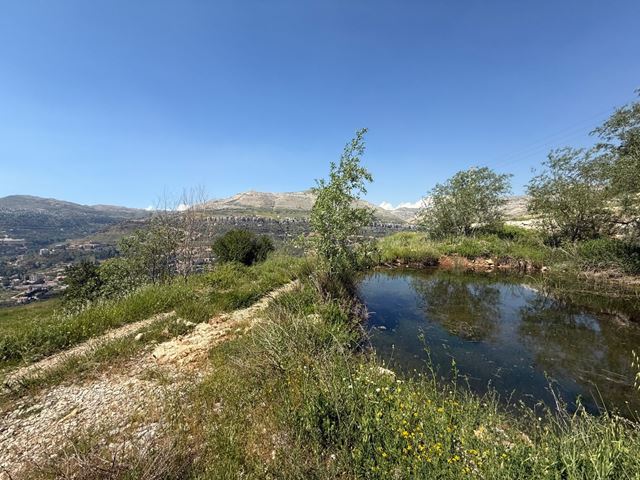 أرض بإطلالة على الجبل للبيع في فقرة، كسروان