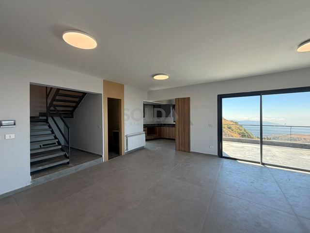 شاليه مع تراس للبيع في فقرة، كسروان - صورة 3