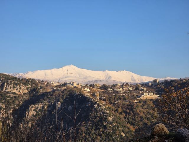 أرض بإطلالة على الجبل للبيع في فيطرون، كسروان - صورة 3