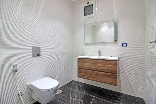 Office for sale in Hamra, Beirut - photo 3