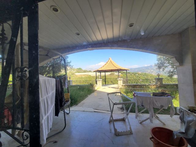 Villa with a terrace for sale in Ajaltoun, Keserwan - photo 3