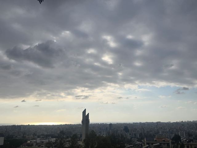 شقة بإطلالة على الجبل للإيجار في حازميه، بعبدا - صورة 2