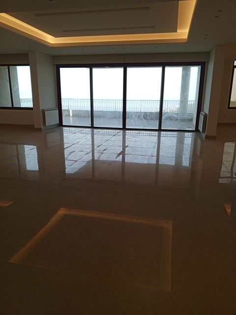 Sea-view villa for sale in Nabey, Metn - photo 2