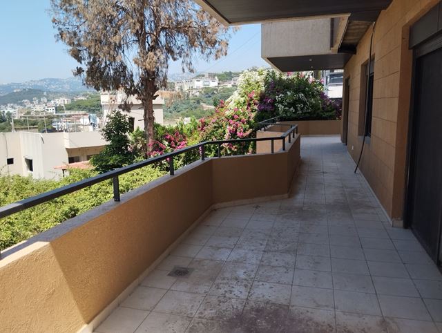 Apartment with a terrace for sale in Aoukar, Metn